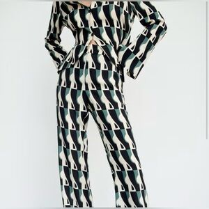 ZARA Printed Straight-Leg Pants – Size XS